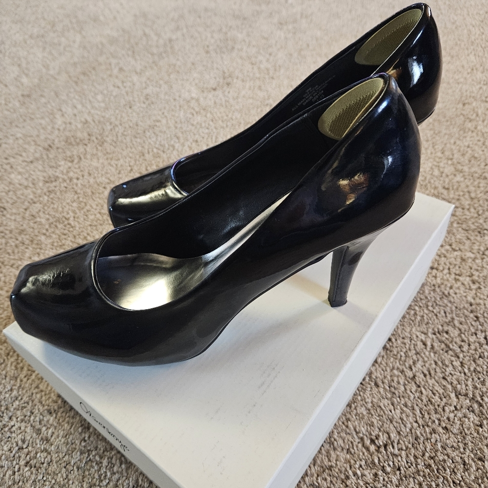 Olsenboye Black Patent Leather Heels Size 9 - Picture 3 of 6